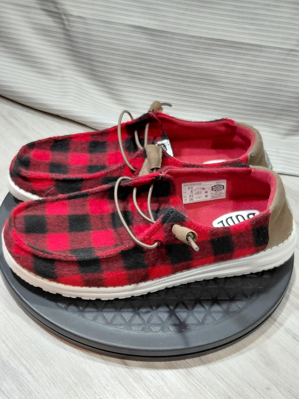 Hey Dude Womens Wendy Buffalo Plaid Red & Black Casual Comfort Slip On Shoes W10